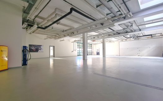 Halle für Produktion & Lager + Büro