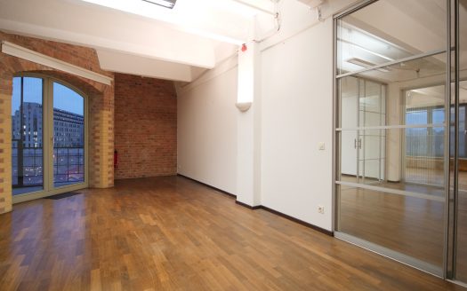 Loftbüros im Speicher