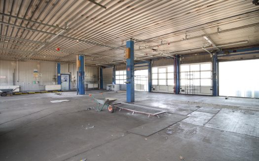 Autowerkstatt /Halle im Rohbau