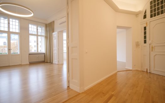 Absolute Spitzenlage: Repräsentative Büroetage Kurfürstendamm